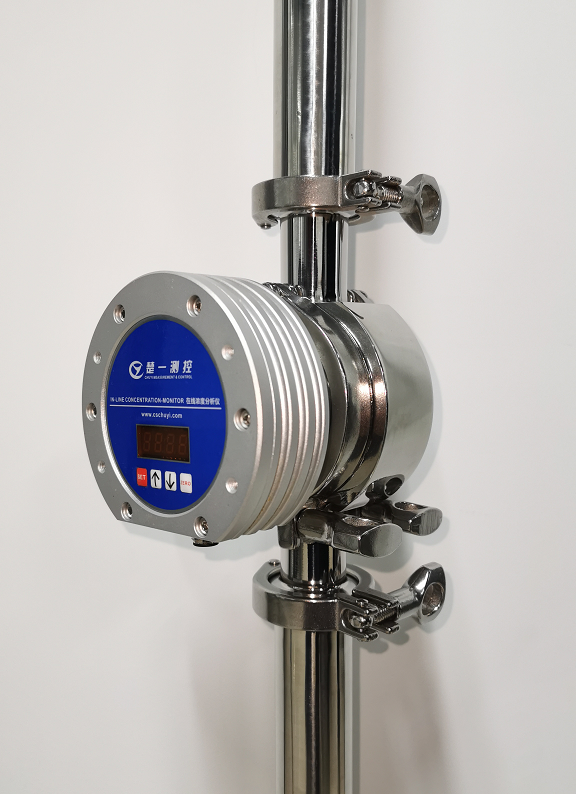 次氯酸鈉在線濃度檢測儀管道安裝現(xiàn)場圖