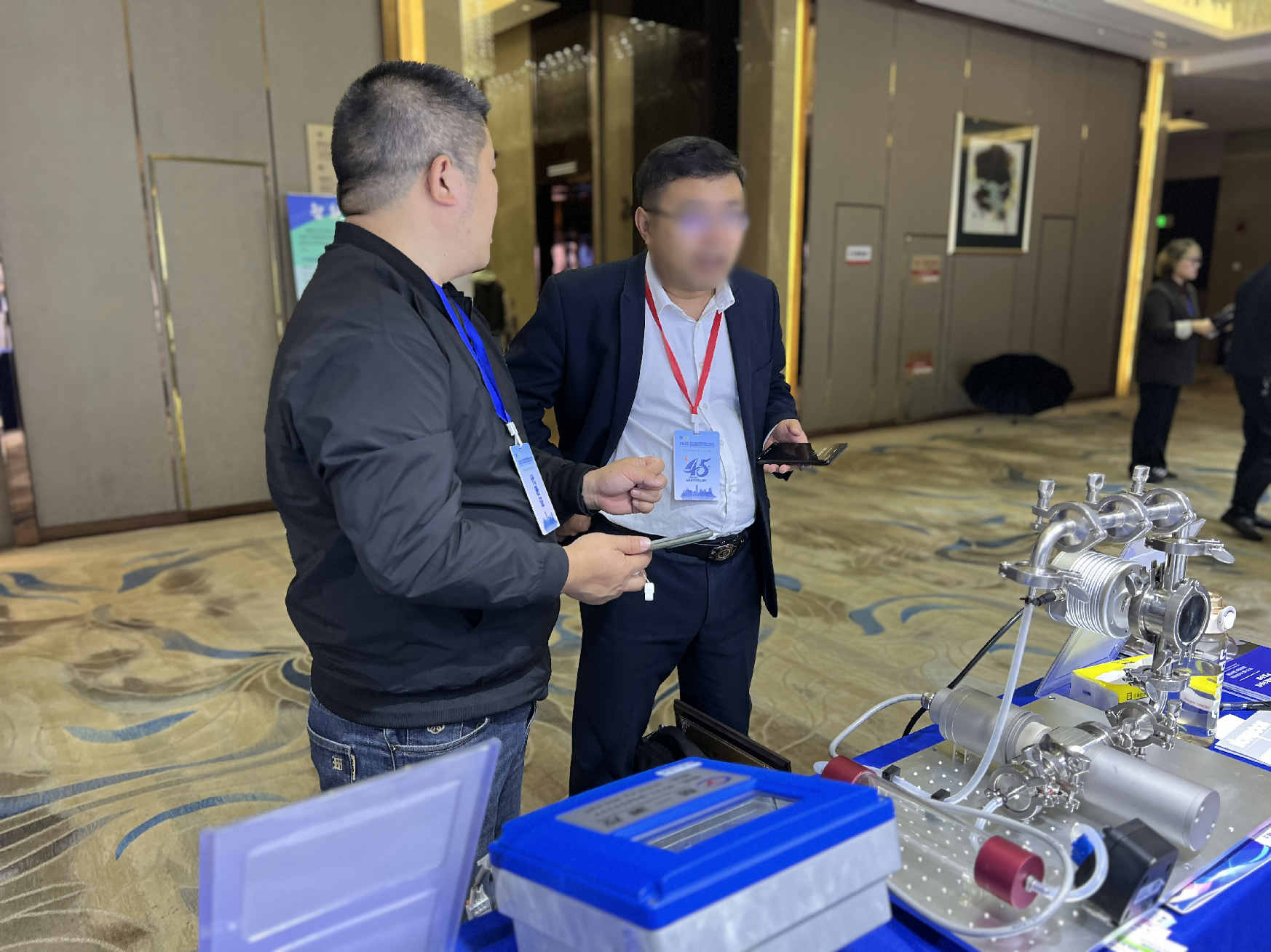 第45屆無機(jī)酸堿鹽學(xué)術(shù)年會(huì)楚一測(cè)控現(xiàn)場(chǎng)